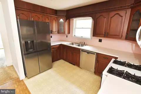 Kitchen - 136 Ash Rd, Front Royal, VA 22630 photo 2 of 6