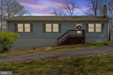 1078 Pine Ridge Dr, Front Royal, VA 22630