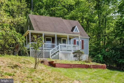 1416 Old Oak Ln, Front Royal, VA 22630