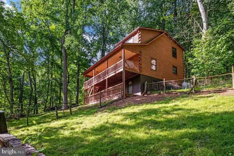 768 Red Bud Ln, Front Royal, VA 22630