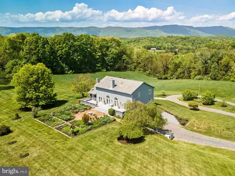 287 Tree Farm Ln, Bentonville, VA 22610