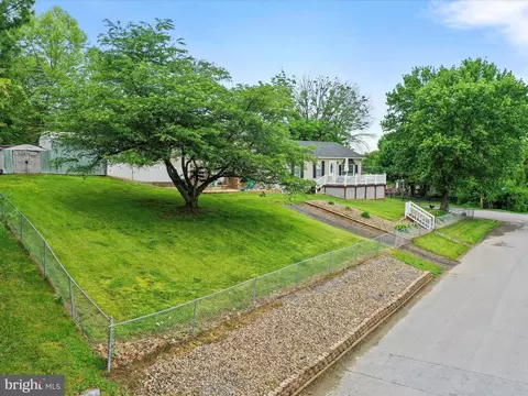 View/Area - 219 E 19th St, Front Royal, VA 22630 photo 2 of 2