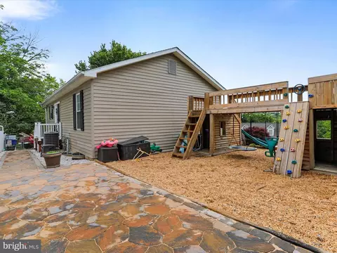 Exterior - 219 E 19th St, Front Royal, VA 22630 photo 3 of 5