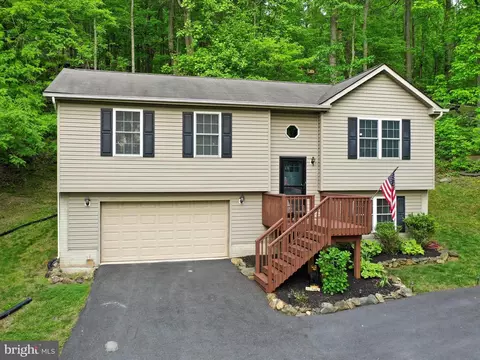 364 Tulip Poplar Dr, Linden, VA 22642