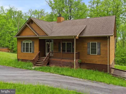 441 Rocky Mount Rd, Linden, VA 22642