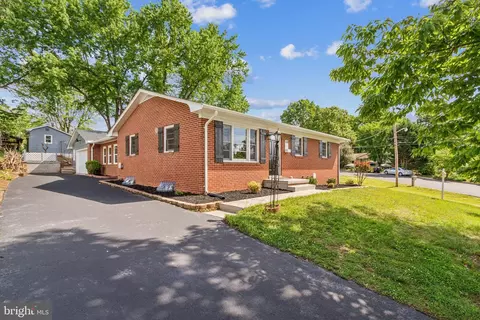 120 E 14th St, Front Royal, VA 22630