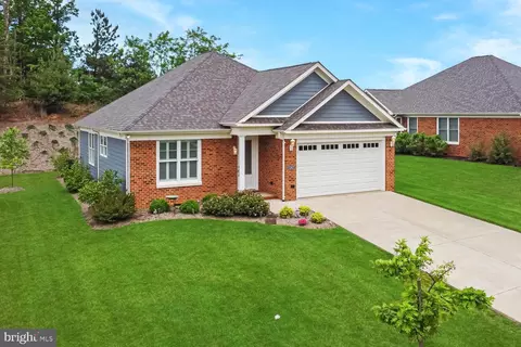 1202 Happy Ridge Dr, Front Royal, VA 22630