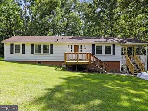 224 Yarnell Ct, Front Royal, VA 22630