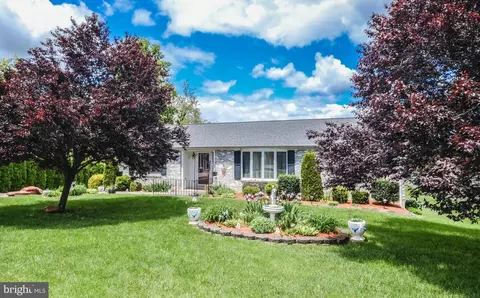 23 W 17th St, Front Royal, VA 22630