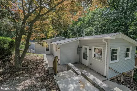 1798 Khyber Pass Rd, Linden, VA 22642