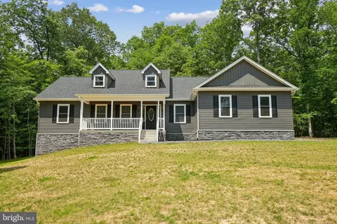 31 Camp David Ct, Linden, VA 22642