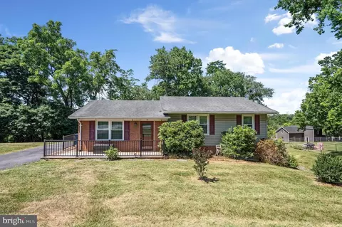 16 E 19th St, Front Royal, VA 22630