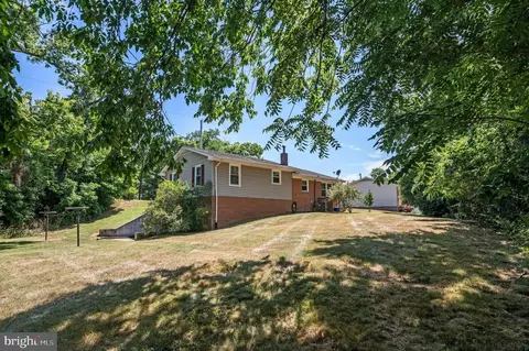 Exterior - 16 E 19th St, Front Royal, VA 22630 photo 6 of 8