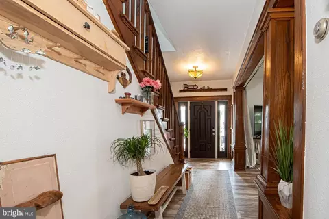 Entry Way - 234 Cloud St, Front Royal, VA 22630 photo 2 of 9