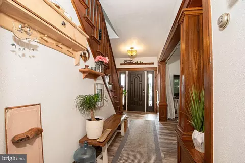 Entry Way - 234 Cloud St, Front Royal, VA 22630 photo 5 of 9