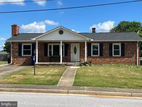 509 W 13th St, Front Royal, VA 22630