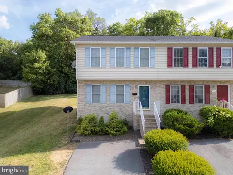 163 W Duck St, Front Royal, VA 22630