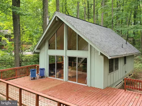 399 Chipmunk Trail Ln, Front Royal, VA 22630