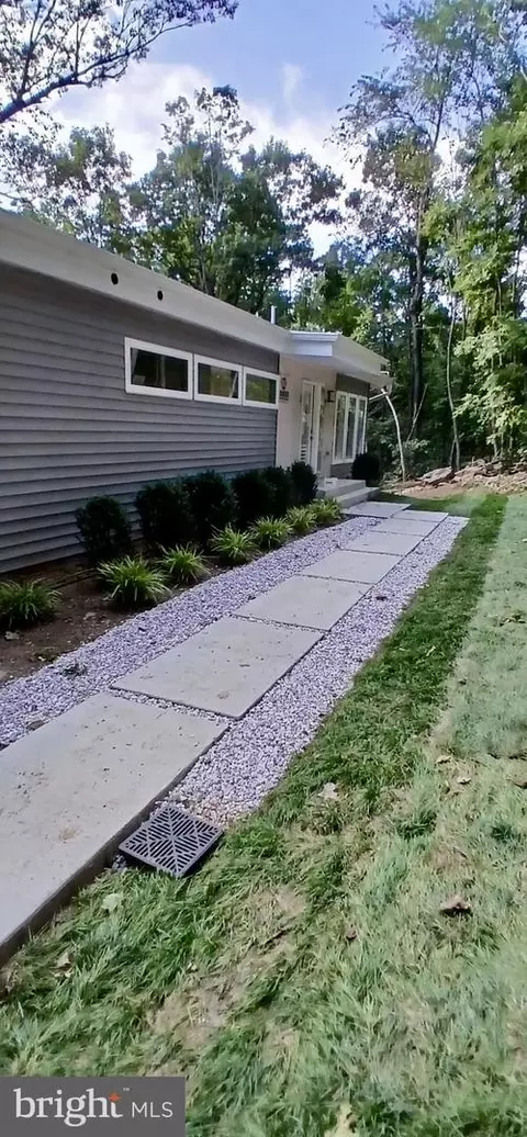 523 Skyline View Dr, Front Royal, VA 22630 photo 2