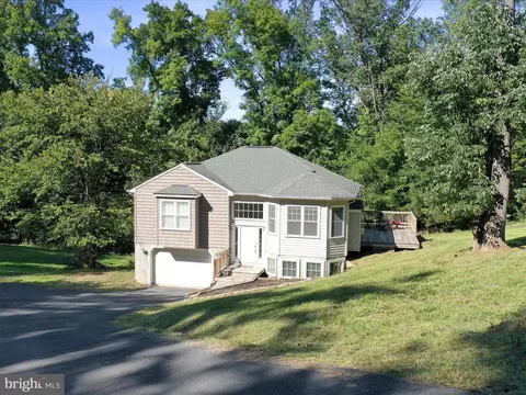 205 Locust Grove Rd, Front Royal, VA 22630