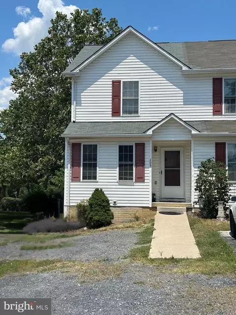 609 W 12th St, Front Royal, VA 22630