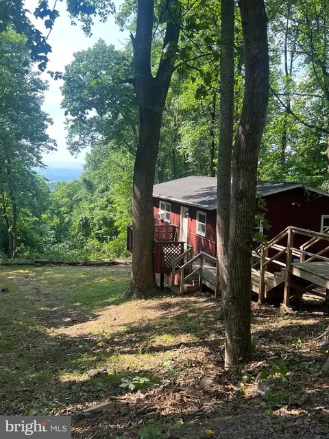 1664 High Top Rd, Linden, VA 22642
