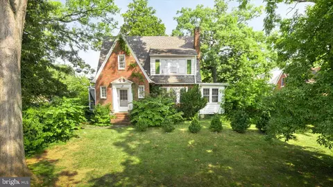 221 Luray Ave, Front Royal, VA 22630