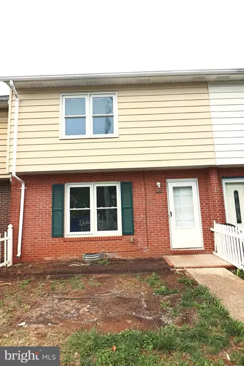622 W 11th St, Front Royal, VA 22630