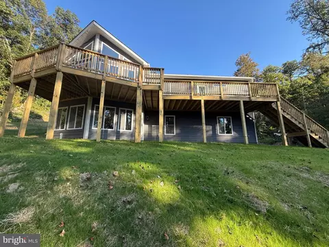 201 Henry Way, Linden, VA 22642