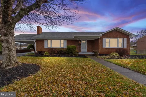 127 Manassas Ave, Front Royal, VA 22630