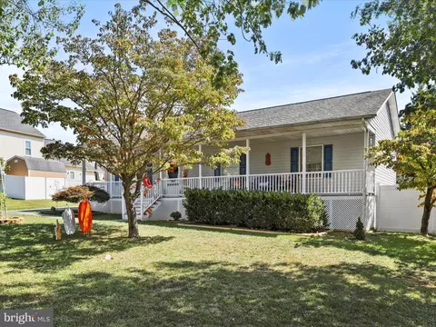 985 Stuart Dr, Front Royal, VA 22630