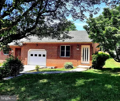 611 Mount View St, Front Royal, VA 22630