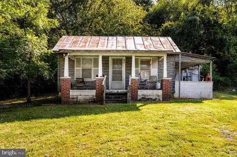 112 Rocky Ln, Front Royal, VA 22630