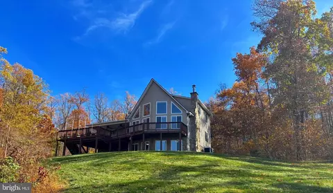 477 Fire Trail Rd, Linden, VA 22642