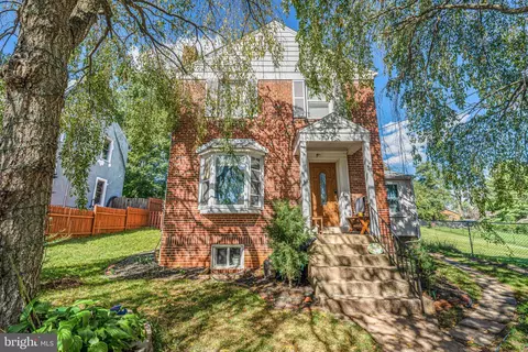 34 Fairview Ave, Front Royal, VA 22630