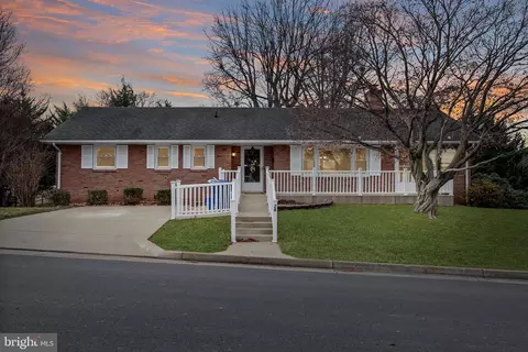 28 Bee St, Front Royal, VA 22630
