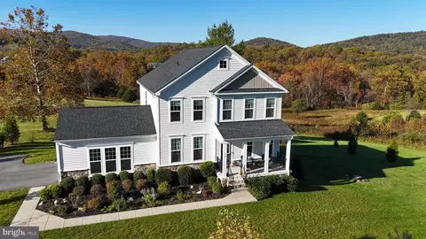 200 Holiday Ct, Bentonville, VA 22610