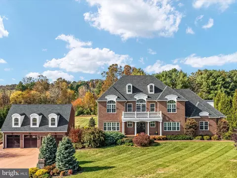 77 Bowling View Rd, Front Royal, VA 22630
