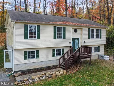 1360 Western Ln, Front Royal, VA 22630