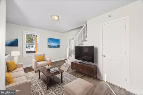 Living - 314 Pine St, Front Royal, VA 22630 photo 3 of 3