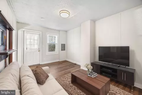 Living - 314 Pine St, Front Royal, VA 22630 photo 1 of 3