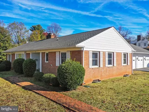 705 Woodlawn Ave, Front Royal, VA 22630