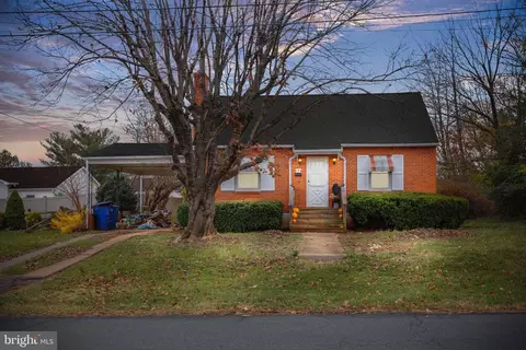 Exterior - 32 S Marshall St, Front Royal, VA 22630 photo 2 of 7