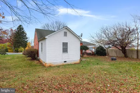 Exterior - 32 S Marshall St, Front Royal, VA 22630 photo 5 of 7