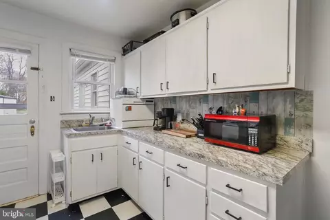Kitchen - 32 S Marshall St, Front Royal, VA 22630 photo 2 of 3