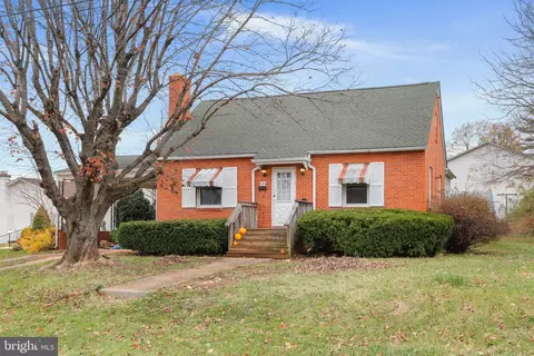 32 S Marshall St, Front Royal, VA 22630