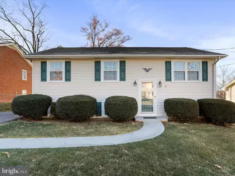 608 W 13th St, Front Royal, VA 22630
