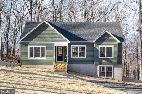1930 High Top Rd, Linden, VA 22642