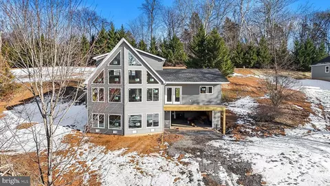 722 Farms River Rd, Front Royal, VA 22630