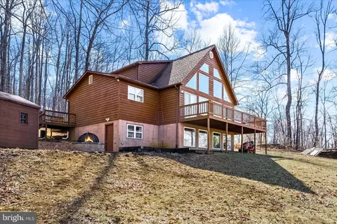 586 Tulip Poplar Dr, Linden, VA 22642